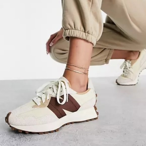 New Balance 327 Size 8 Size 9 Sneakers Unisex - Picture 3 of 9